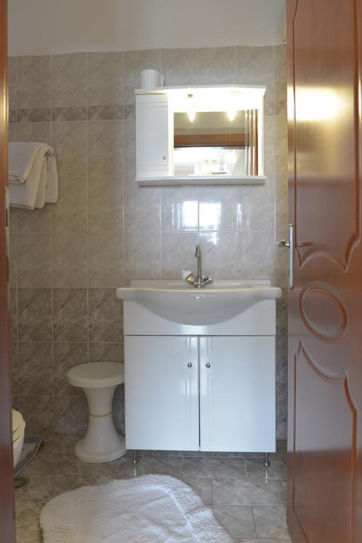 Hotel Galaxy Krepeni エクステリア 写真