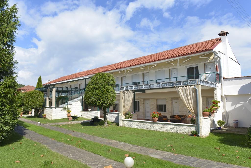 Hotel Galaxy Krepeni エクステリア 写真