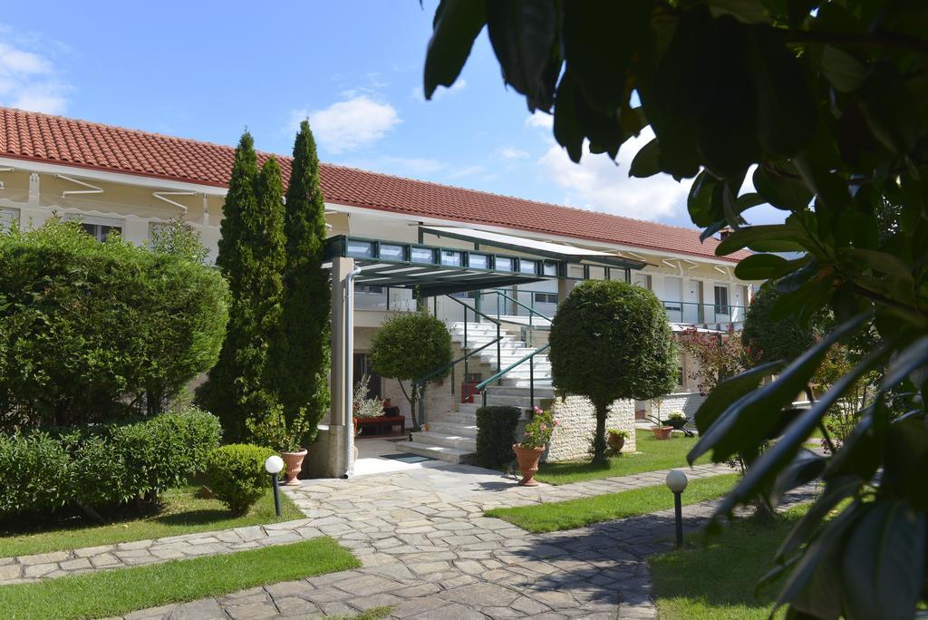 Hotel Galaxy Krepeni エクステリア 写真