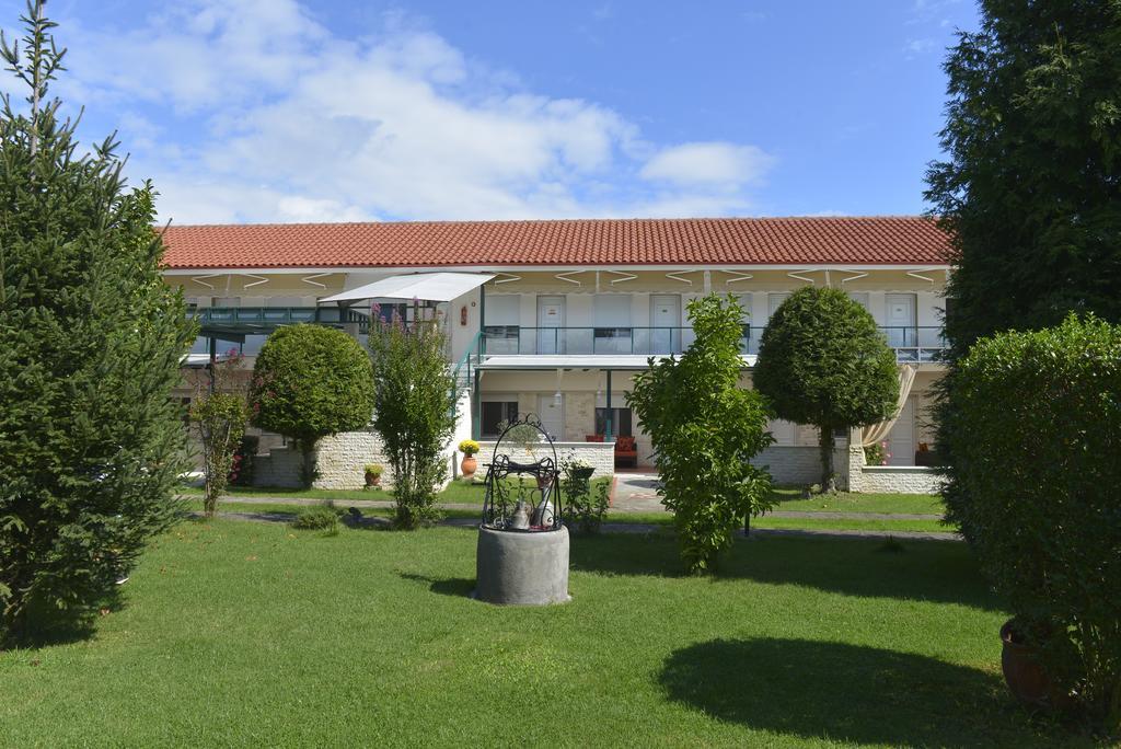 Hotel Galaxy Krepeni エクステリア 写真